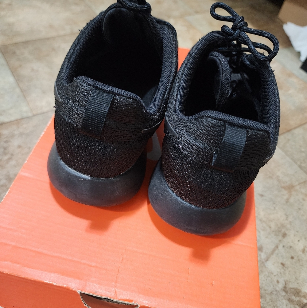 Nike Roches - Picture 2 of 7